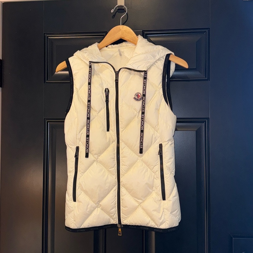 Gorgeous Moncler White vest
